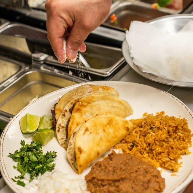 Mamas Tacos.